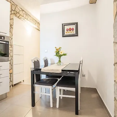 Apartman Sara