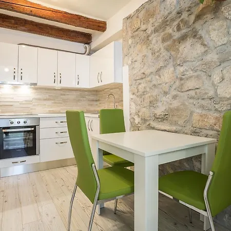 Apartman Sara *