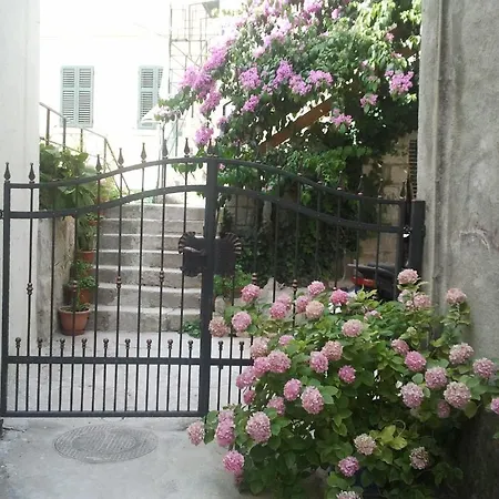 Apartman Sara