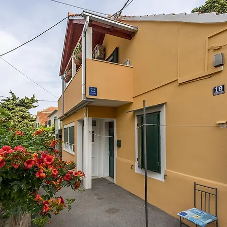 Sara Apartmán